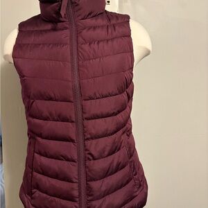 GAP Women's Deep Red Quilted Vest